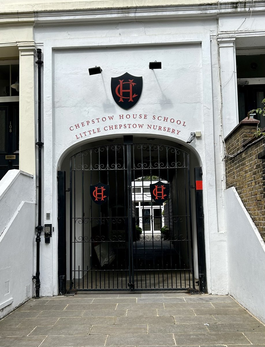 LoveOfGates's tweet image. A gate to knowledge…one hopes…#AlphabetChallenge #WeekKforKnowledge #loveknowledge #lovegates