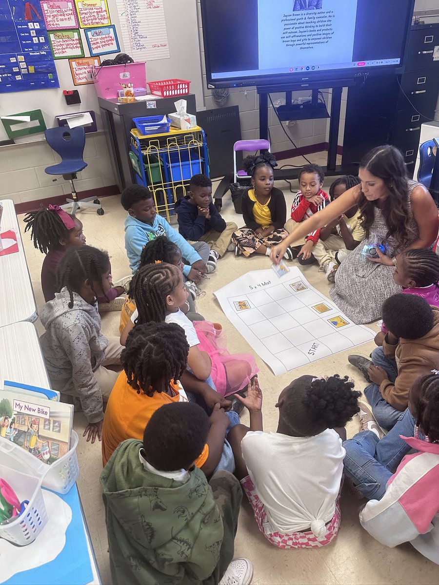 bfebengals's tweet photo. 🎉Our students had an amazing time with model lessons from Promise Consulting, LLC, where they seamlessly integrated computer science skills into everyday learning! 🚀 Bluebots robots &amp; Ozobots were used to explore rhyming words, story elements, area &amp; perimeter, &amp; other skills. https://t.co/a3XyPiM30P