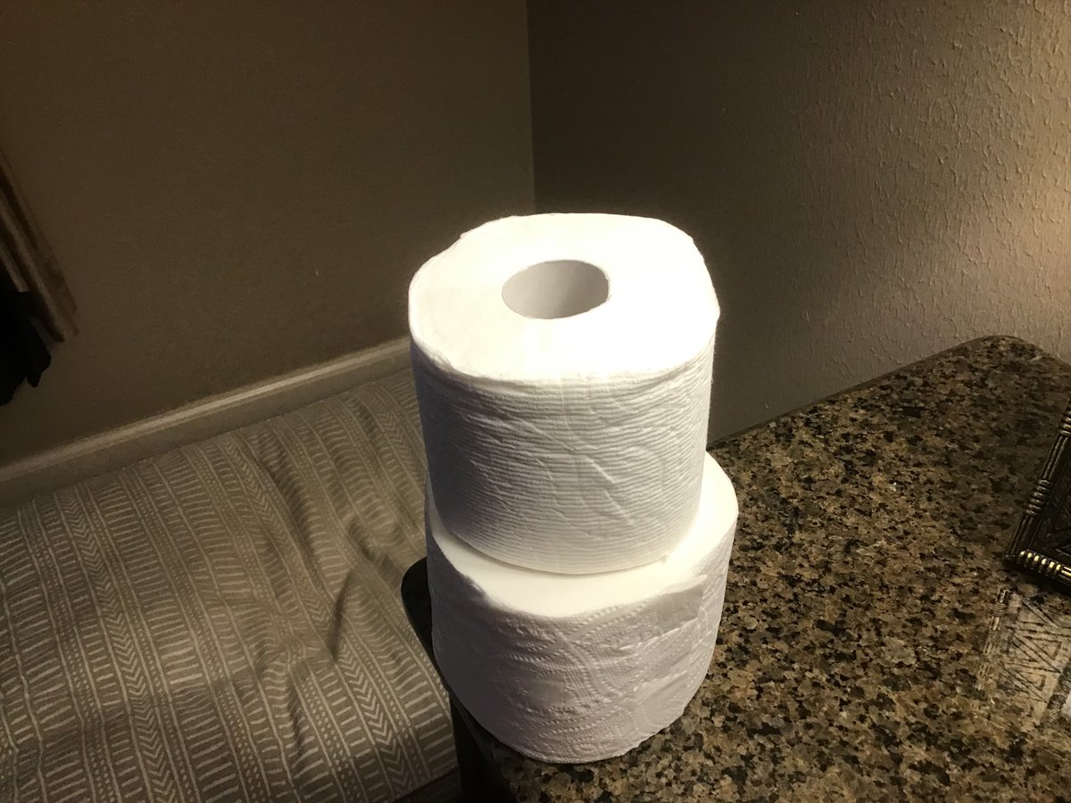 Texasstarrr's tweet photo. @cottonelle Top roll is a Cottennelle Mega roll
Bottom Roll is Northern Mega Roll

Obviously, Northern was able to do it.  I know which one I’ll be using from now on. https://t.co/fpMDohviuz