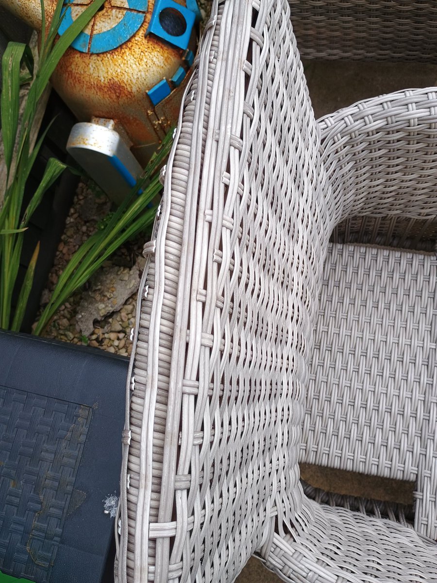 deltap1966's tweet photo. @TheRangeUK bought this 5 piece Madrid garden set under 2 years ago and the plastic is disintegrating. When you pay £500 for garden furniture you expect it to last more than 2 summers This is not fit for the purpose how do I get my money back.???? https://t.co/0EXSE3u8a4