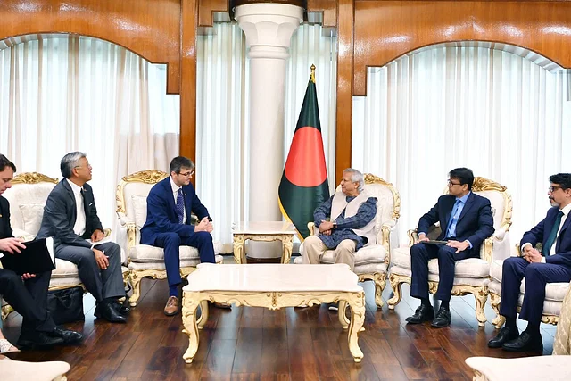 দেশ পুনর্গঠনে যুক্তরাষ্ট্রের সহায়তা চাইলেন ড: মুহাম্মদ ইউনূস