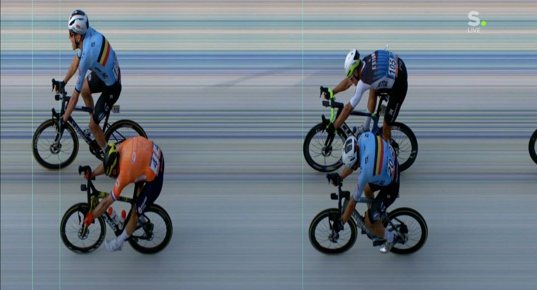 🇪🇺 #EuroRoad24

🇧🇪 Tim Merlier nuevo campeón de Europa, se ha impuesto en el sprint a 🇳🇱 Olav Kooij y 🇪🇪 Mad Mihkels.
Italia controló los últimos km pero Jonathan Milan se quedó encerrado en el sprint y desfondado.