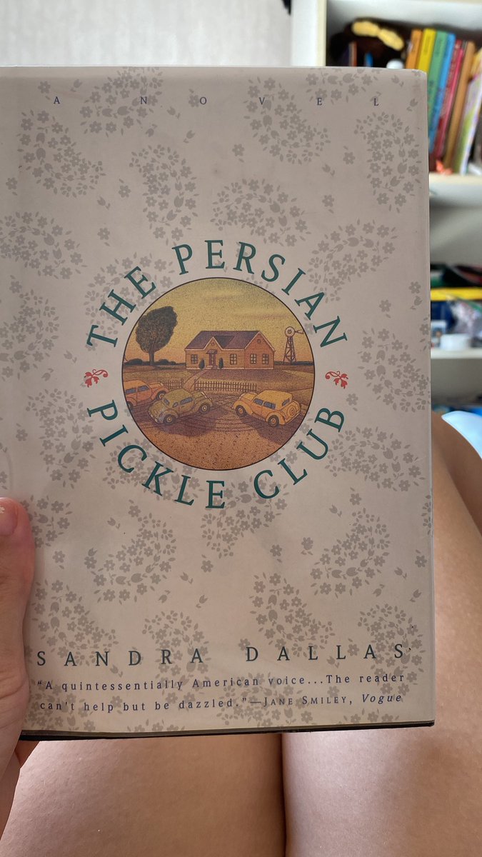 LibrasLibrary's tweet image. Cr before going back to work tomorrow:)

The main character’s name is Queenie Bean and I’m jealous