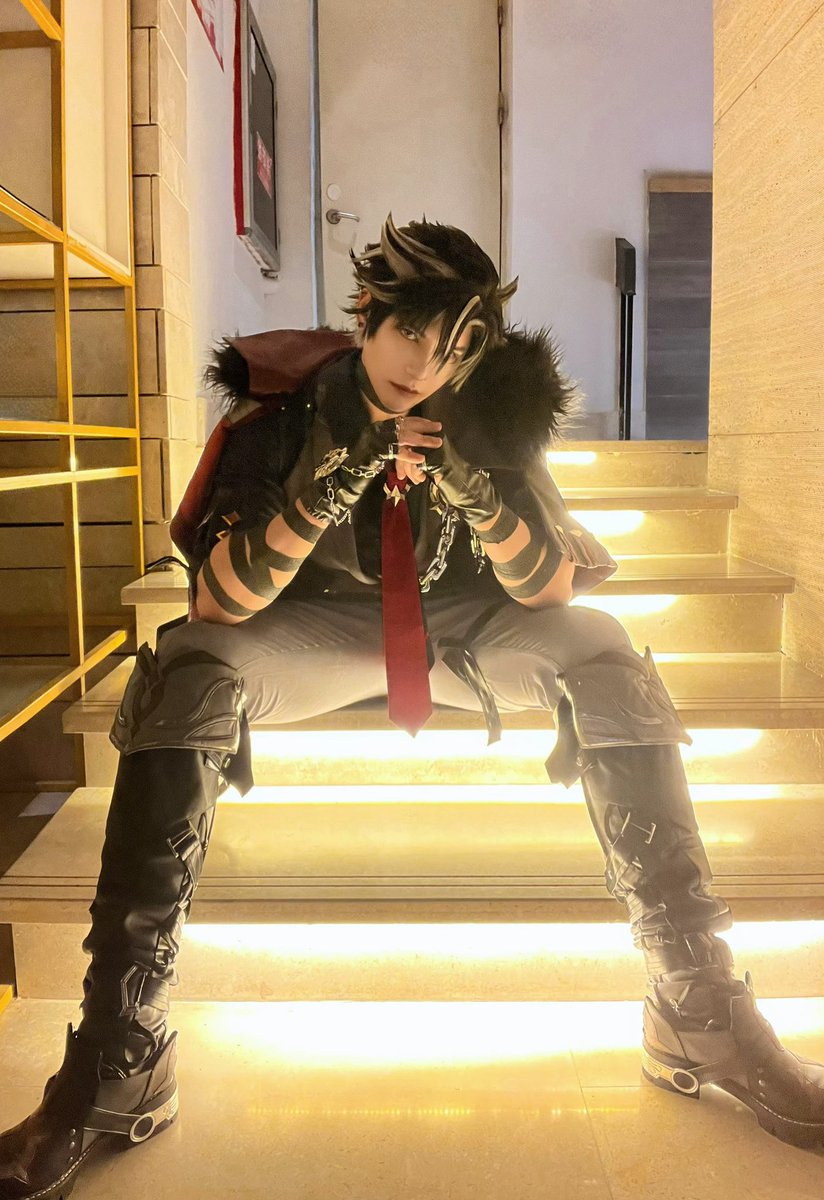 boxiaohei's tweet photo. #GenshinImpact 
#原神 
#Wriothesley
#cos https://t.co/pG9C3RU4RQ