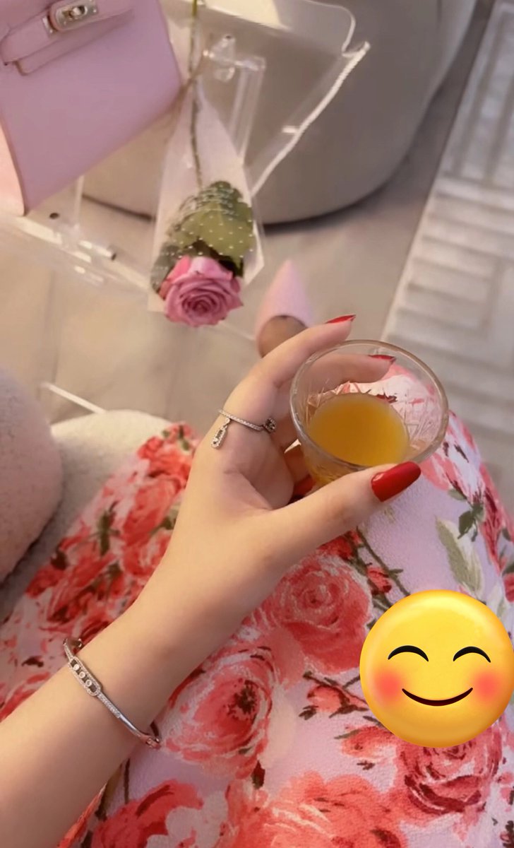 يلي دخلت القلب من دون تصريح
 راجع  قوانين  الوفاء  والصراحة

صدق المشاعر ماتبي اليوم تصحيح
وكسر الخواطر في المحبه وقاحة

ان كان حبك ياغلا الروح تجريح
يكفي الفؤاد احزان يكفي جراحه

بحرالهواء يازين تلعب به الريح
والبحر مايرحم غشيم السباحه

#مساء_الخير
#راقت_لــي