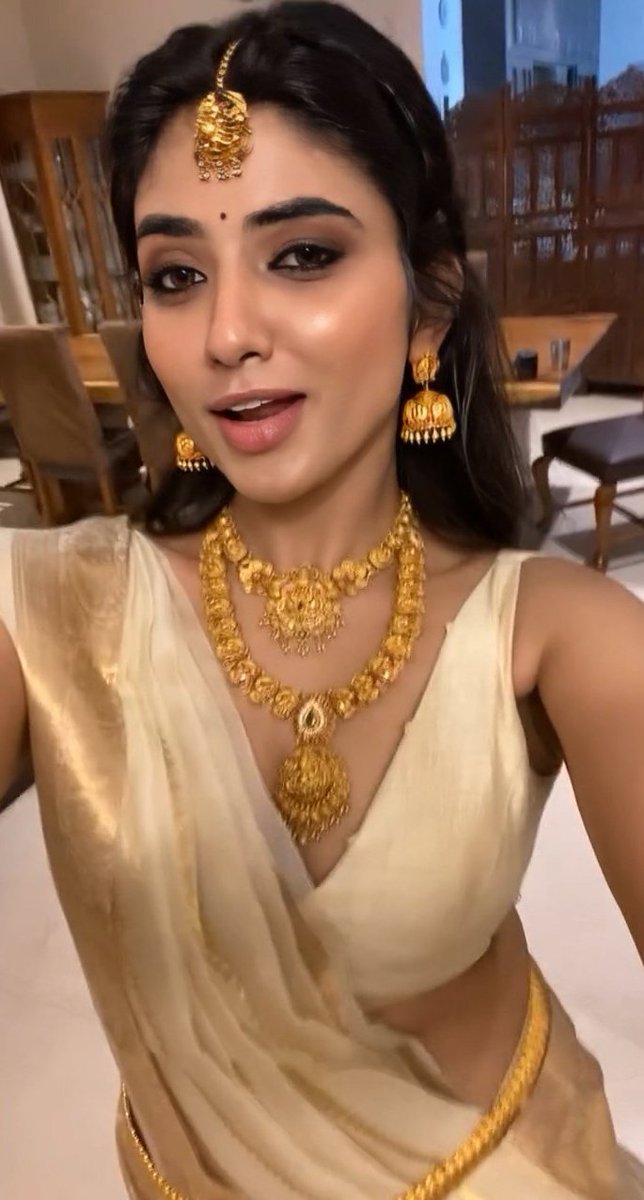 devil50677's tweet photo. The real reason they have forced my GF into photoshoot would be to definitely enjoy her while doing shoots and also to grow his company by satisfying the clients. 

The photoshoot is for clients. Initially they approached for modern dress photoshoot. 
https://t.co/pE8bIXtEPN