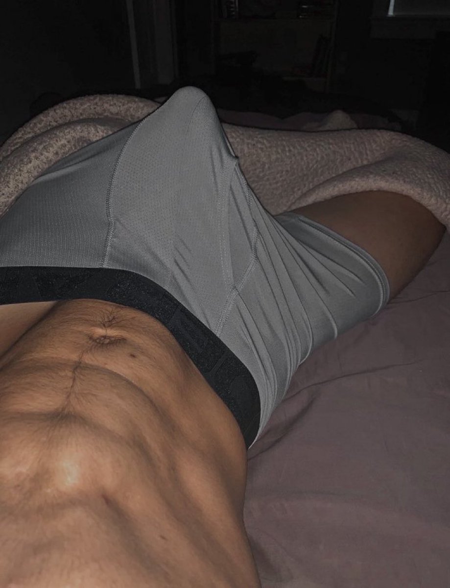 No hay que olvidarse de este día. La presión política de ser la única oposición en España le deja así...

#SeductiveSunday