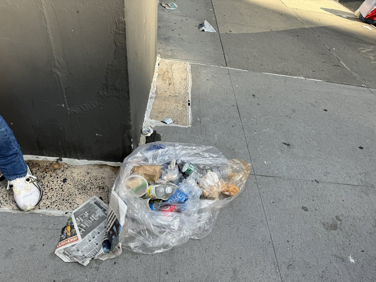 Arun Agarwal (@arunatnextt) on Twitter photo We are lucky in <a href="/CityOfDallas/">City of Dallas</a> . We might have our issues , still better than most . Look at Manhattan today . <a href="/CityofNewYork/">New York City NY</a> is being destroyed in front of our eyes. Does it say anything of local government policies ? I hope and pray that we keep Dallas sane . #LeadershipMatters We are lucky in <a href="/CityOfDallas/">City of Dallas</a> . We might have our issues , still better than most . Look at Manhattan today . <a href="/CityofNewYork/">New York City NY</a> is being destroyed in front of our eyes. Does it say anything of local government policies ? I hope and pray that we keep Dallas sane . #LeadershipMatters