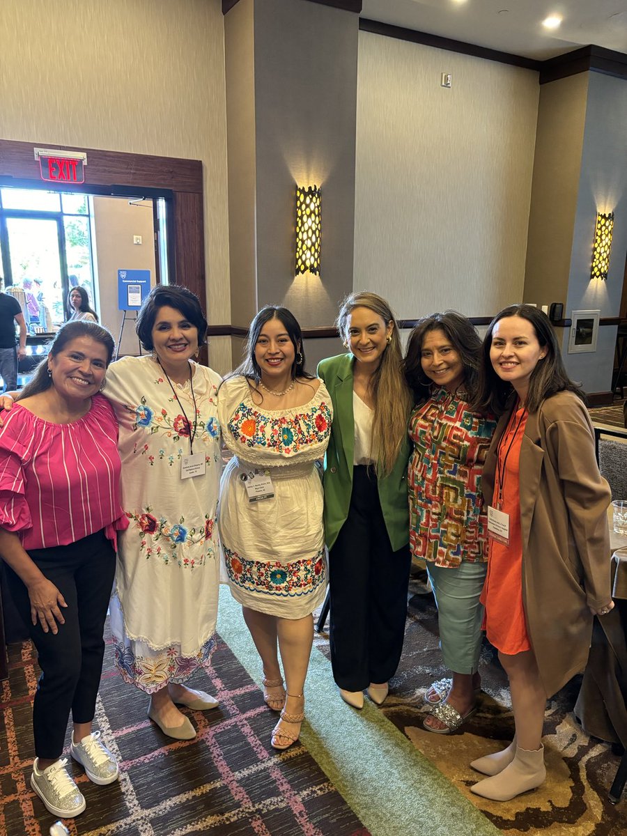 “I’m as strong as the woman standing next to me”…Latina pioneers who are paving a path for the future at Mayo’s Hispanic Women in Medicine inaugural conference. ⁦<a href="/MayoClinic/">Mayo Clinic</a>⁩ ⁦@md_latina⁩ ⁦<a href="/NtlDairyCouncil/">National Dairy Council</a>⁩
