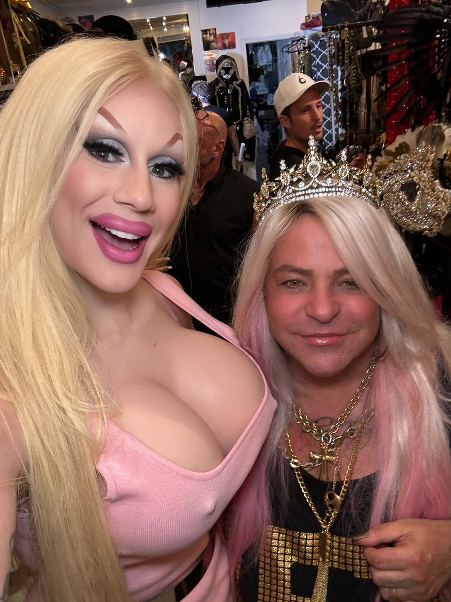 Obsessed with My Soul Mutha From the Bronx <a href="/QueenOfMelrose1/">Cosmo Queen of Melrose</a>