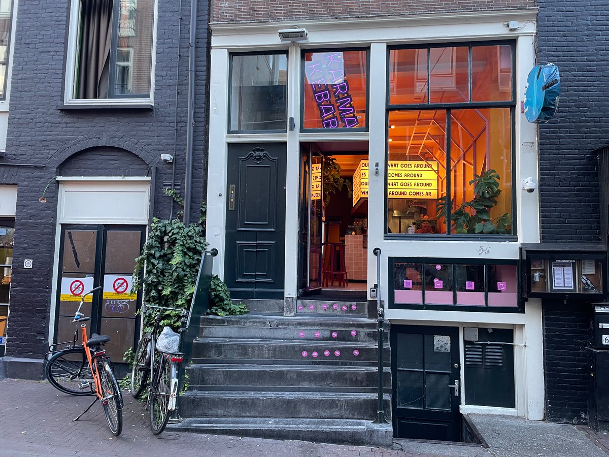 👀 All vegan fastfood place Karma Kebab is coming to Amsterdam! They are already located in Utrecht and will now open at this spot close to Leidseplein. They specialise in their homemade kebab, made from wheat protein and celeriac!

Leidsekruisstraat 10
Opening: Thu September 26