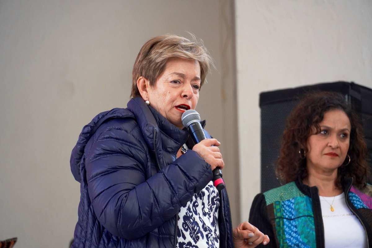 BecerraGabo's tweet photo. ¡El Cambio es imparable! En el segundo día de la #AsambleaDelCambio habla la @MintrabajoCol @GloriaRamirezRi sobre los retos y los puntos claves de la Reforma Laboral! https://t.co/qnXVGxsv6J