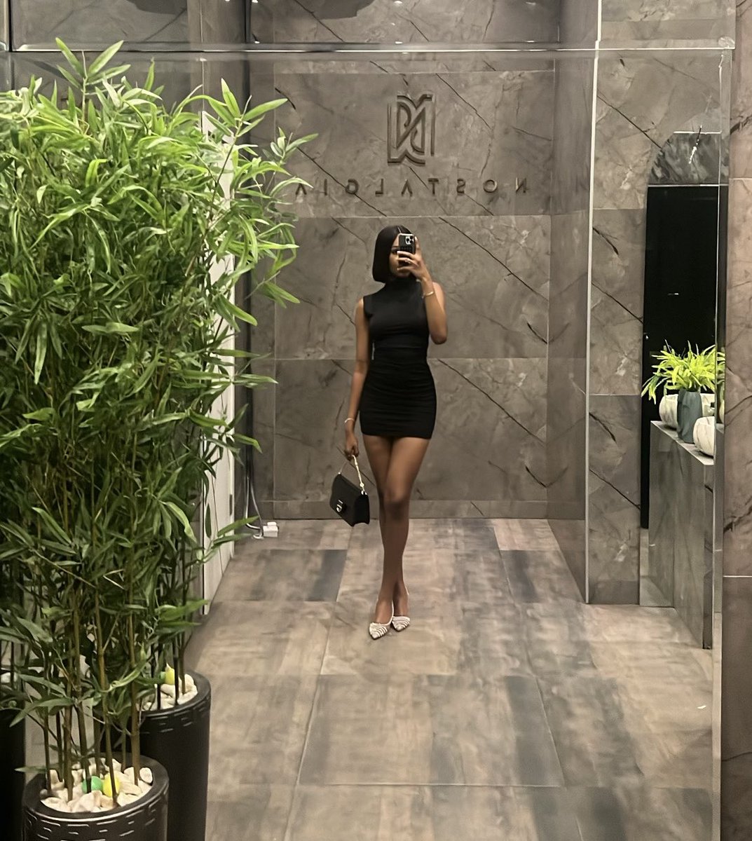 StephKurry_'s tweet photo. Felt cute in a little black dress🤭 https://t.co/FRhyOH7BiS