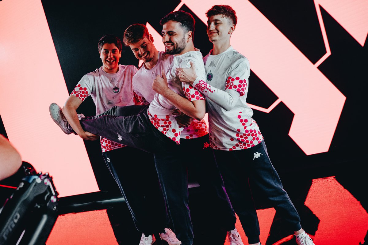 RocketBaguette's tweet photo. LA @TeamBDS 🩷 EST EN FINALE DES WORLDS.

#RLCS #BDSWIN
