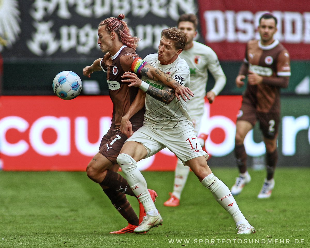 Sportfotowag's tweet photo. #FcAugsburg #FcStPauli #Buli https://t.co/XyYepdxdhY