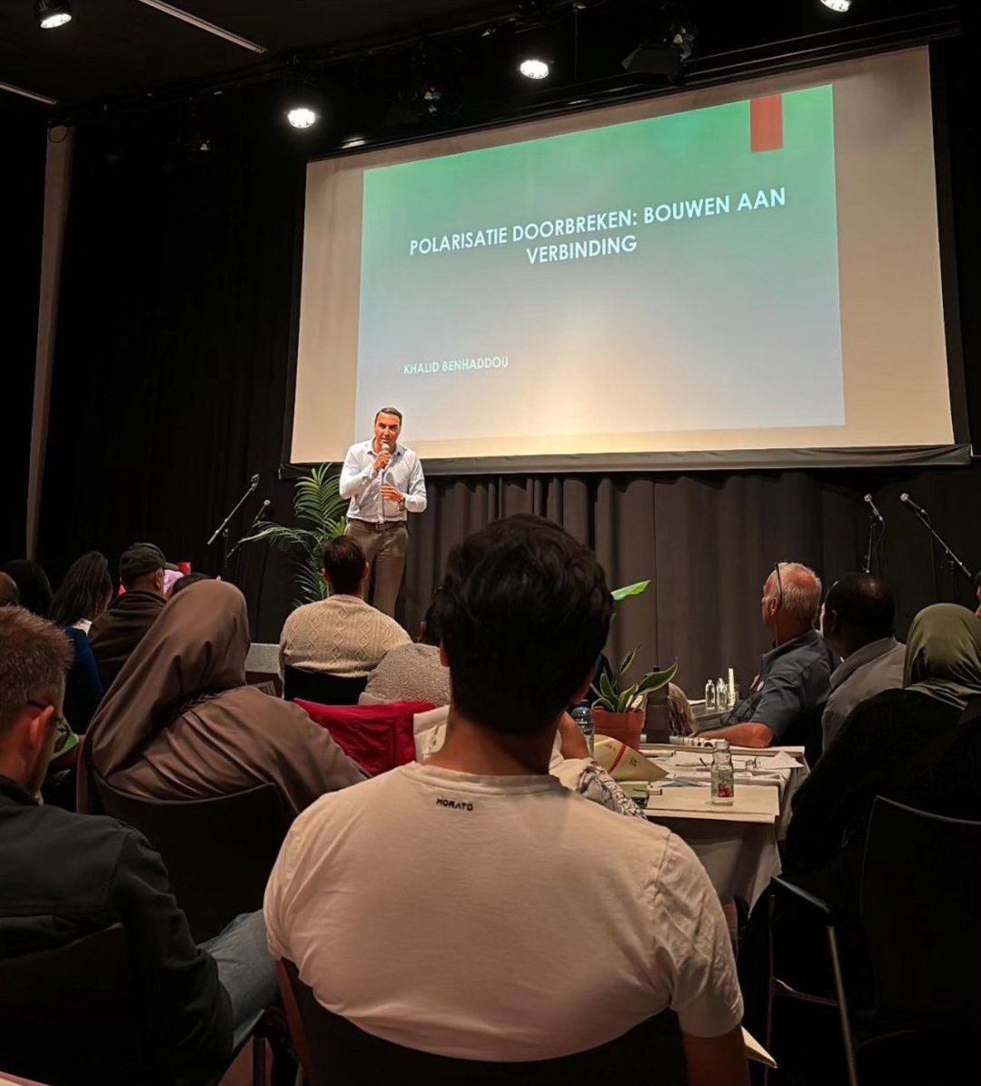 Vandaag vierden we de democratie. 
En wat een prachtige dag werd het. 
Praten over democratie en de kracht van je stem. Met mensen die van jou verschillen. 
#iedersstemtelt #OnzeStemOnzeStad #allemaalSAAMO #dagvandedemocratie #solidariteitisonzekracht