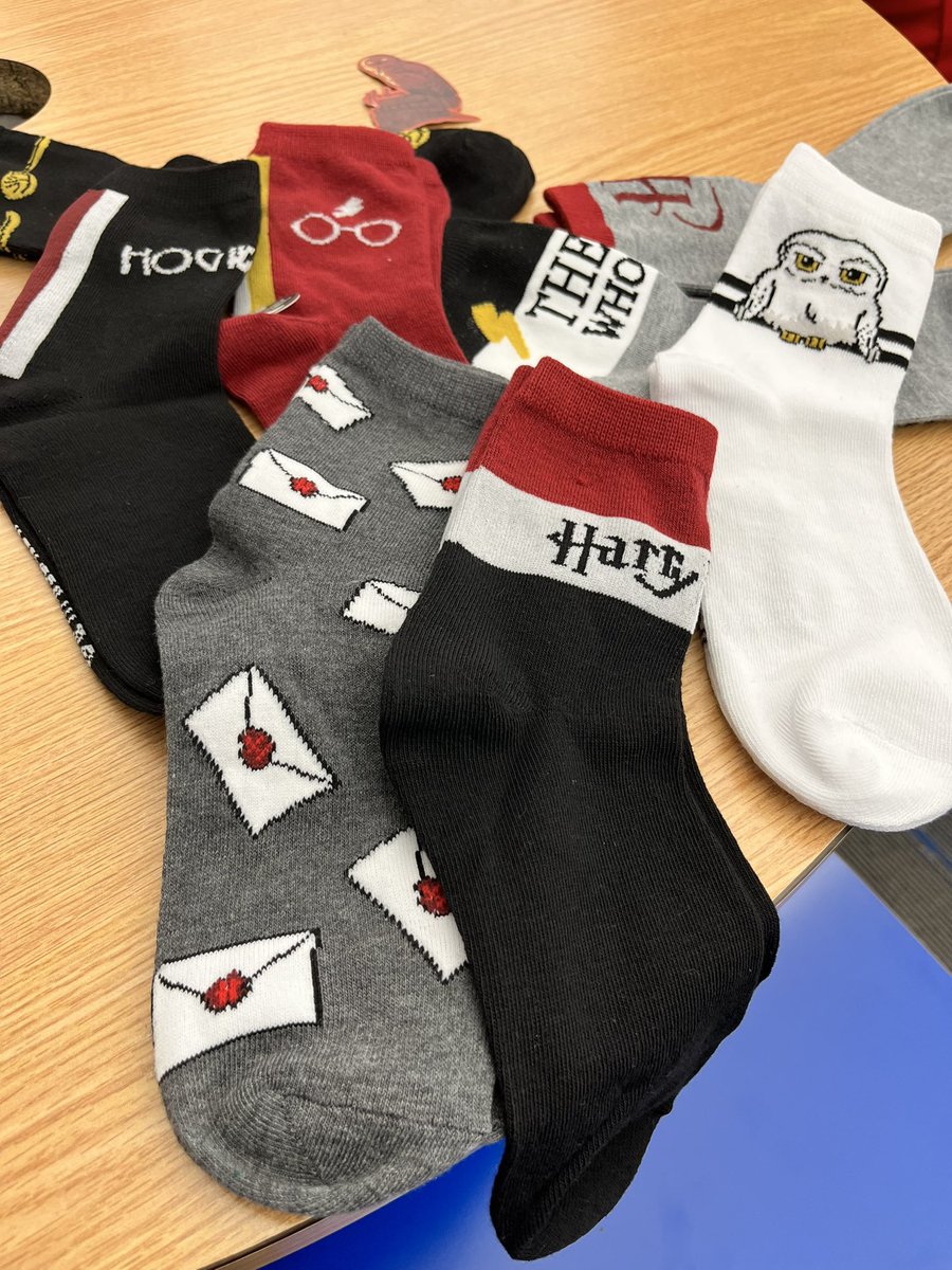 Happy Back to School #Hogwarts activities wrapped up this week with wand #makerspace and HP Trivia at the #BAMS library! <a href="/BAMS_GLopez/">Gabriel Lopez</a> <a href="/eromero915/">EMaks🇺🇦</a>
