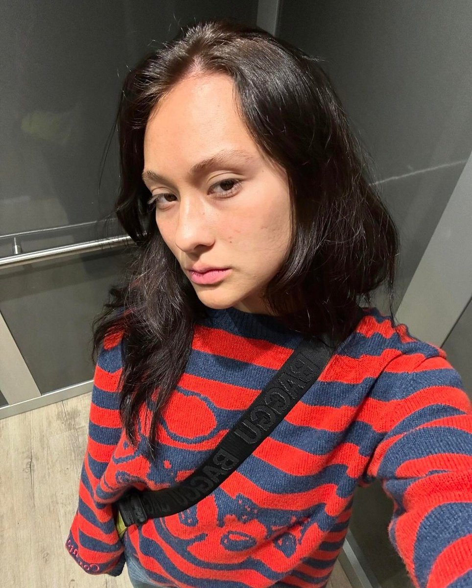tungarchive's tweet photo. i'm speechless with lola tung beauty!! https://t.co/lWJzcApAR8