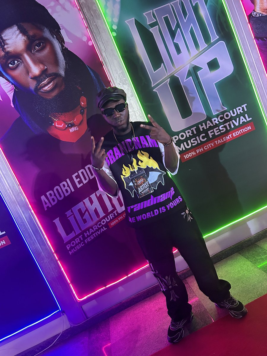 Musical_Stringz's tweet photo. Outside with My Team for LIGHTUP PORTHARCOURT FESTIVAL 
#STRINGZ https://t.co/E5PKAob4mY