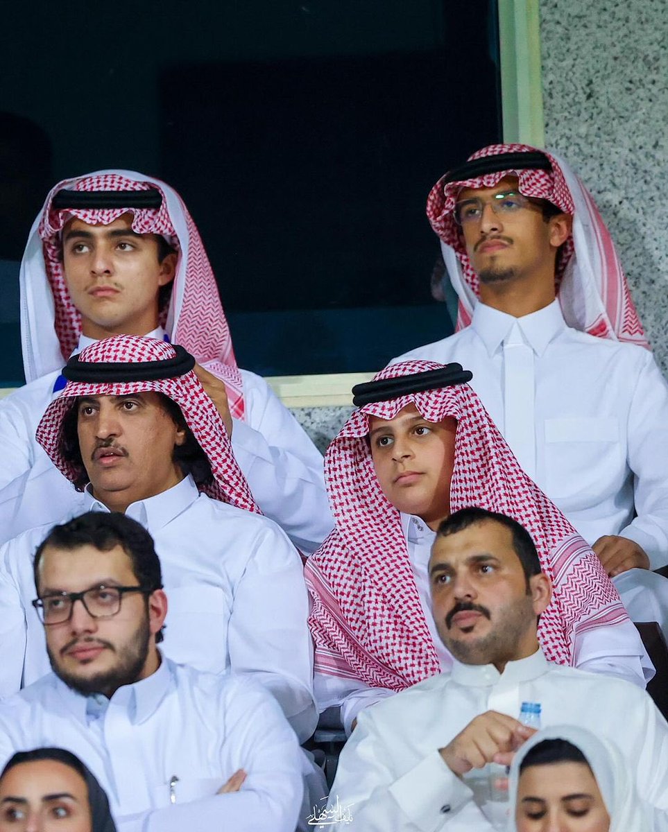 baytAlhilal's tweet photo. 📸 من حضور أصحاب السمو الملكي و الأمراء في لقاء الهلال والرياض 💙 https://t.co/oQG1g1M71s