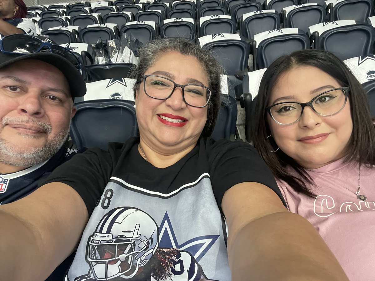 1_HotRodMomma's tweet photo. Happy Birthday to me! GO COWBOYS 💙🩶💙🩶
#CowboysNation @Cowboys https://t.co/WJMRf4crcz