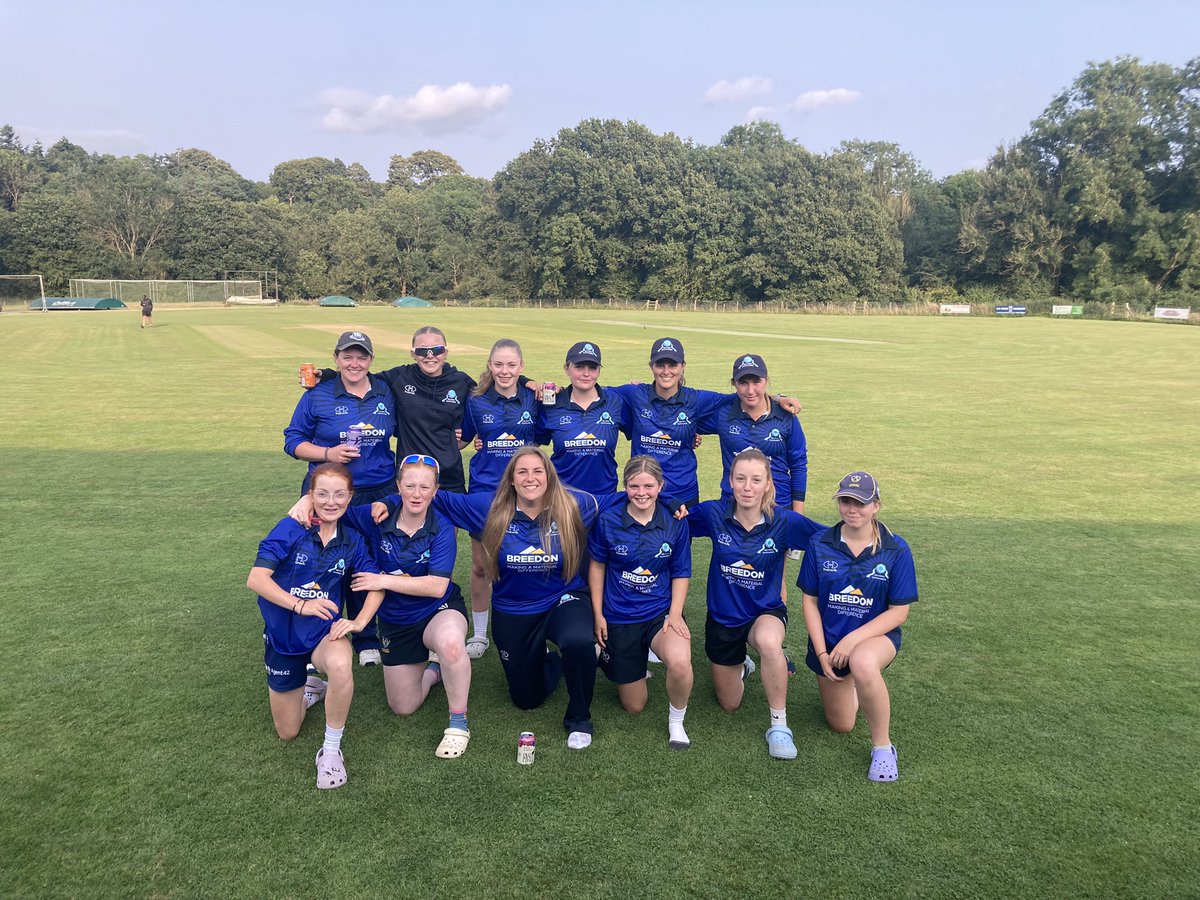 A disappointing end to the season for the Sapphires as todays match gets abandoned without a ball being bowled and with no back up date 🌧️

That concludes a very successful season for the girls, unbeaten all year and league winners 🎉🔷

#Sapphiresfamily💙