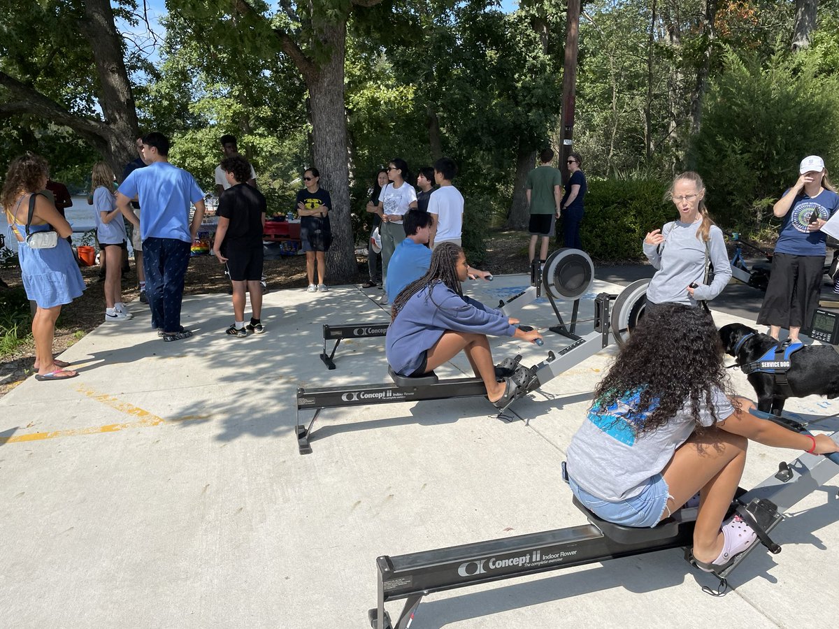 Come out to Beach 4 at Lake Barcroft for Justice HS Rowing Open House. They’ll be out until 4 this afternoon. This is a great sport to learn!