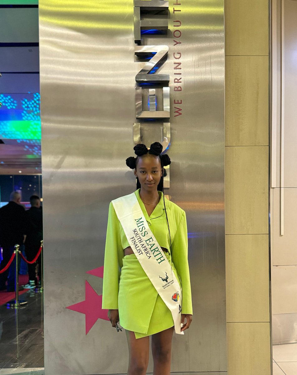 _fatsonthite's tweet image. I enjoyed myself  at the premiere of Greytown Girl @CineCentre Killarney Mall 🍿✨

Thank you to @missearth_sa and Mr. AB Moosa of The Avalon Group #cinecentre for the invitation. 

Greytown Girl gets a ten out of ten 👏🏿⭐️

#missearthsa #greytowngirl #southafricanmovie