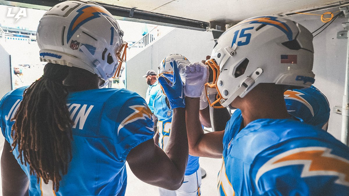 chargers's tweet photo. dawgs https://t.co/jjdWeteWS4