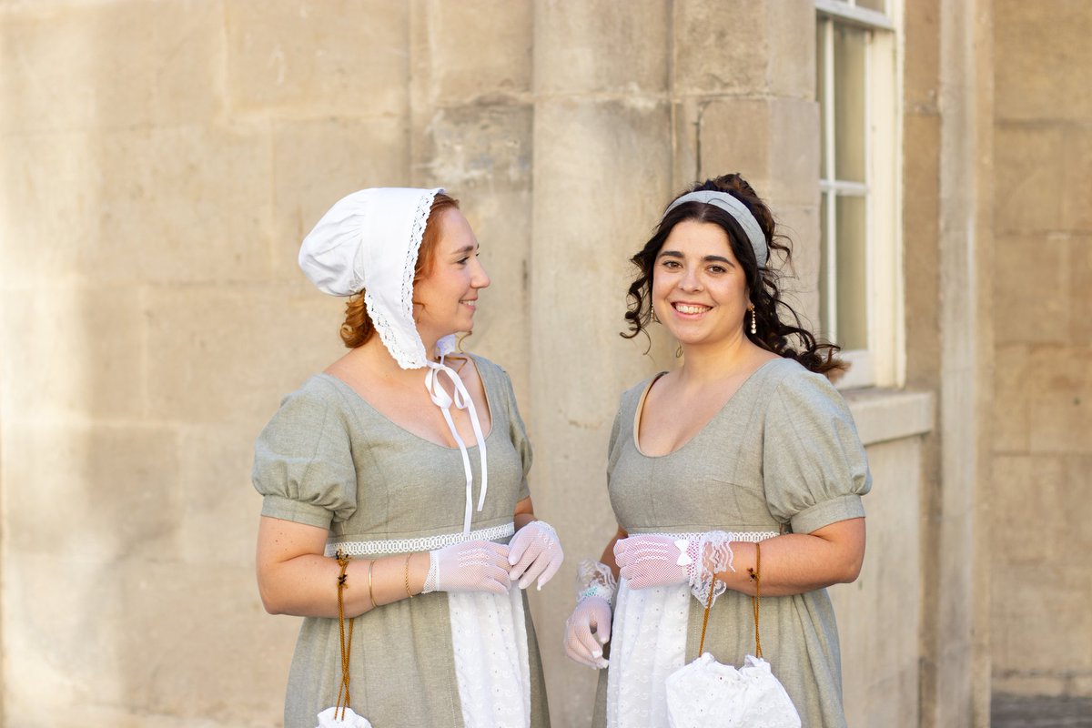 aidabyverdi's tweet photo. Al Jane Austen Festival de Bath ben acompanyada de L'Abadia de Northanger del Club Victòria de @Viena_Edicions (vestits i accessoris cosits per una servidora) https://t.co/QveOJ7e1A1