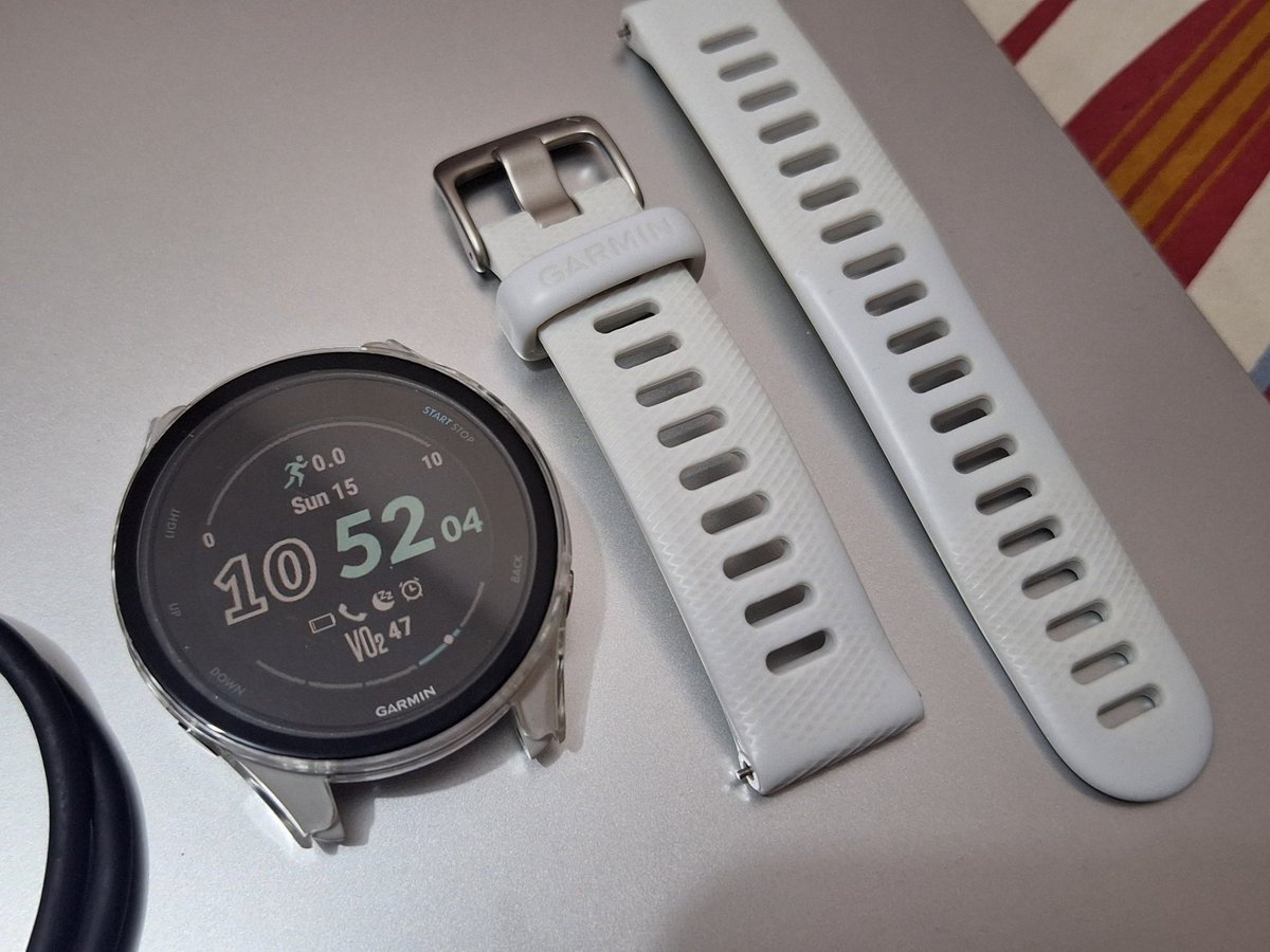 ruthnadia_'s tweet photo. #wts #garmin

WTS Preloved Garmin Forerunner 255s Music Whitestone
Beli Oktober 2023 jadi pemakaian hampir 1 tahun
Kondisi jamnya mulus soalnya pake case juga
Kondisi strapnya udah ga mulus (detailnya bisa diliat di foto)
Kelengkapan full set : box &amp; charger https://t.co/YMbTi7fG5R