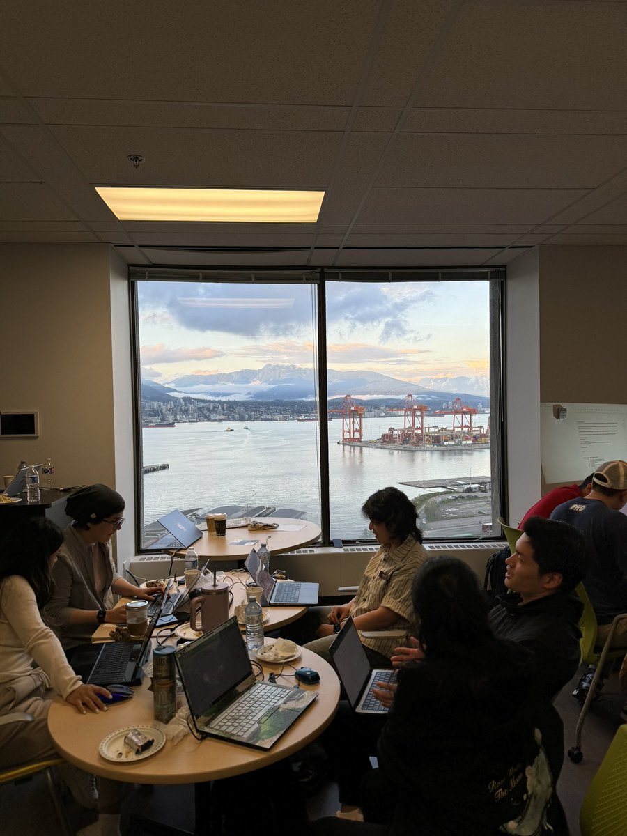 tokifyi's tweet image. “this is such a san francisco thing”
vancouver is getting there.
🏗️⛰️