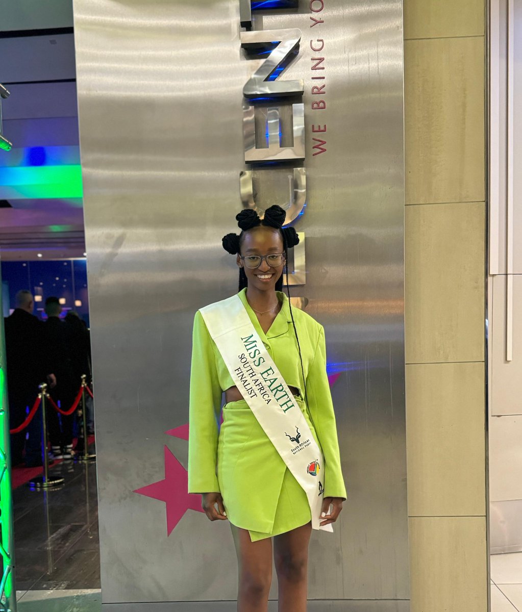 _fatsonthite's tweet image. I enjoyed myself  at the premiere of Greytown Girl @CineCentre Killarney Mall 🍿✨

Thank you to @missearth_sa and Mr. AB Moosa of The Avalon Group #cinecentre for the invitation. 

Greytown Girl gets a ten out of ten 👏🏿⭐️

#missearthsa #greytowngirl #southafricanmovie
