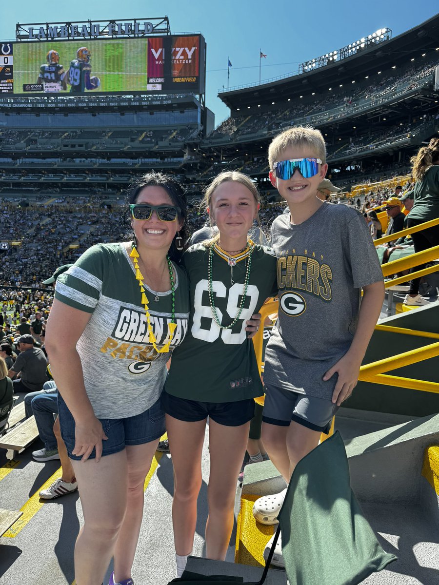 NewNoseKnows's tweet photo. #GetLoudLambeau https://t.co/dU3XARwdDe