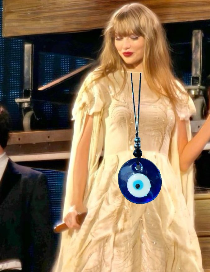 nickputation's tweet photo. I LOVE TAYLOR SWIFT! https://t.co/uW7NJ392C0