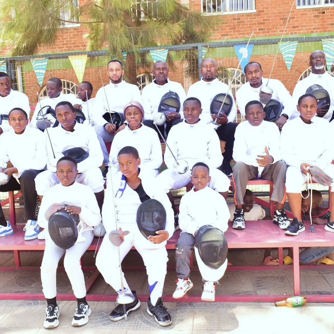 club_fencing250's tweet photo. ☀️Sharp skills and even sharper smiles!☀️
⚔️ #southernfencingclub_rwanda #EagleFencingClub #KigaliFencingClub & #SkyValkyriesFencing.Guild Celebrating the spirit of fencing with the Rwanda Fencing Federation on World Fencing Day 2014. 🤺✨
#RwandaFencing #WorldFencingDay https://t.co/PUXhKldC8M