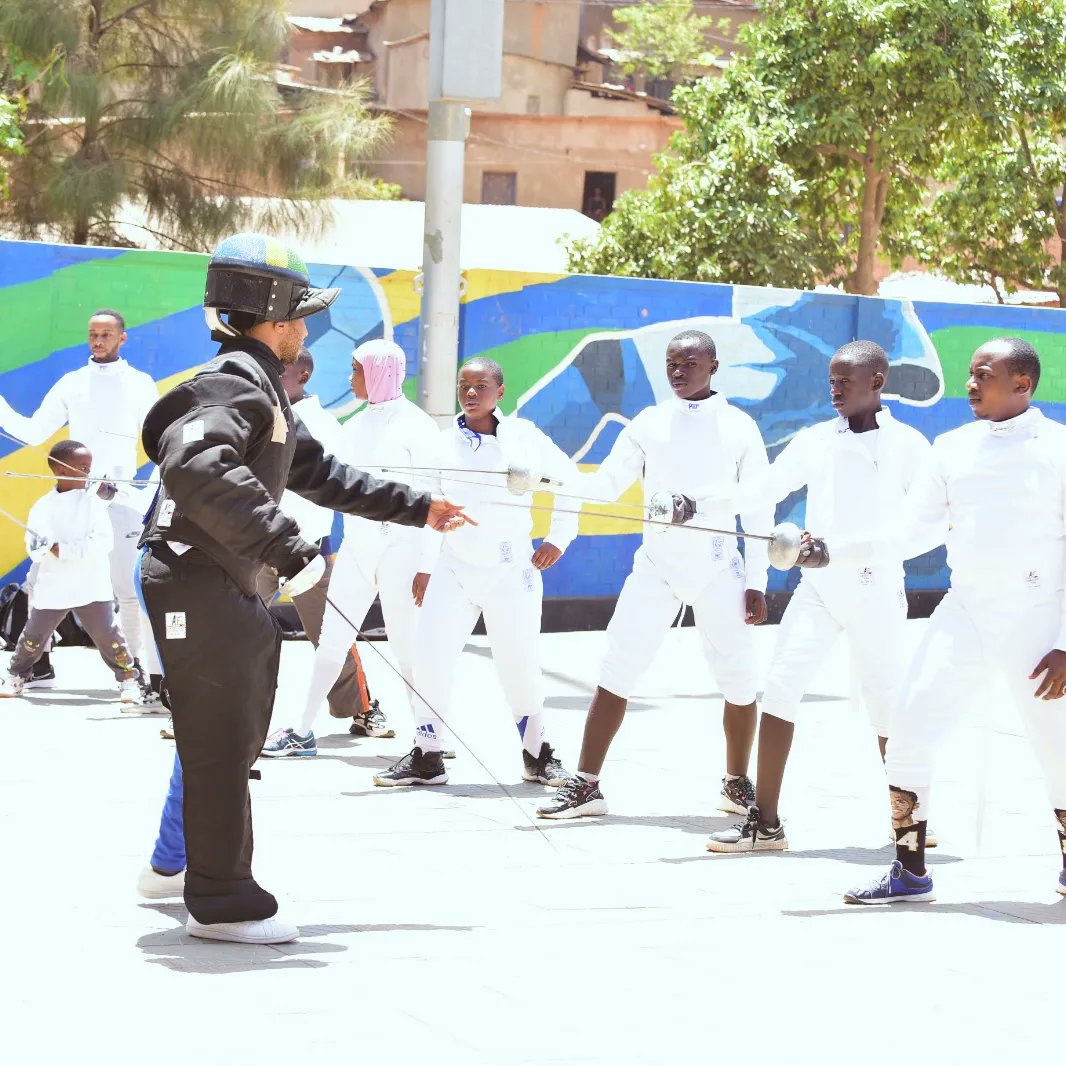 club_fencing250's tweet photo. ☀️Sharp skills and even sharper smiles!☀️
⚔️ #southernfencingclub_rwanda #EagleFencingClub #KigaliFencingClub & #SkyValkyriesFencing.Guild Celebrating the spirit of fencing with the Rwanda Fencing Federation on World Fencing Day 2014. 🤺✨
#RwandaFencing #WorldFencingDay https://t.co/PUXhKldC8M
