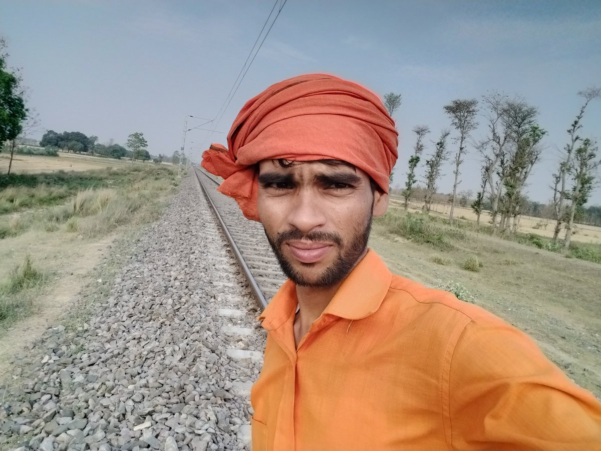 न दिन देखते न रात देखते
न धूप देखते न बरसात देखते।
हम #trackman न कोई बात देखते।
 तो #Trackman के साथ अन्याय क्यू #trackman का शोषण
क्यू
#LDCE_OPEN_FOR_ALL 
#Ldce_Open_To_All 
#Justice_For_Trackman 
#justice_For_Trackmen 
<a href="/RahulGandhi/">Rahul Gandhi</a> <a href="/RaiIMinIndia/">Ministry of Railways</a> 
<a href="/PMOIndia/">PMO India</a>