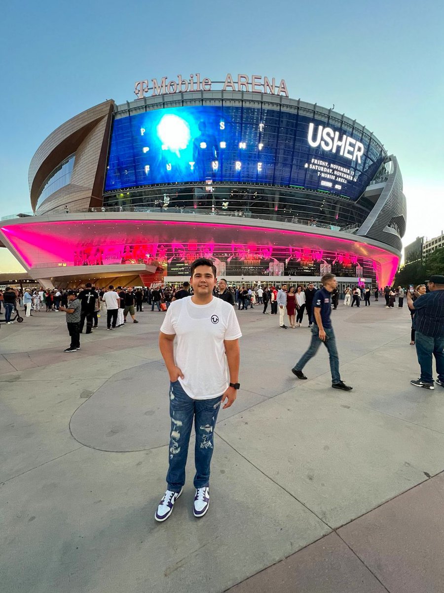 JoseKVirgen's tweet photo. 💥 FIGHT NIGHT IN LAS VEGAS 💥 

@Canelo 🥊💣🇲🇽 https://t.co/K5191IyhnM