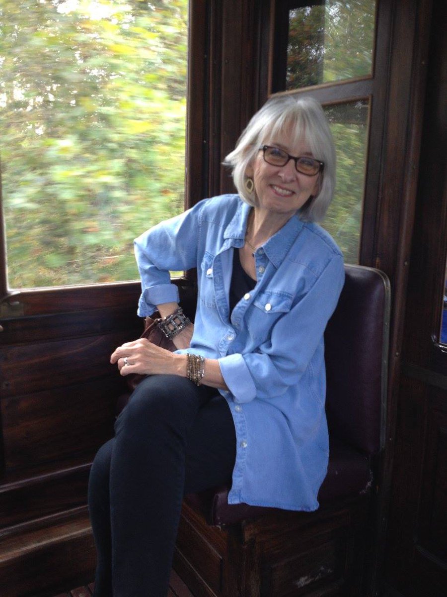 We are so delighted to announce the winner of our 2024 Petrichor Prize for Finely Crafted Fiction: Karen Garloch for STRAY VOLTAGE (coming in 2026). Congratulations, Karen, and welcome to #teamregalhouse! regalhousepublishing.com/karen-garloch/