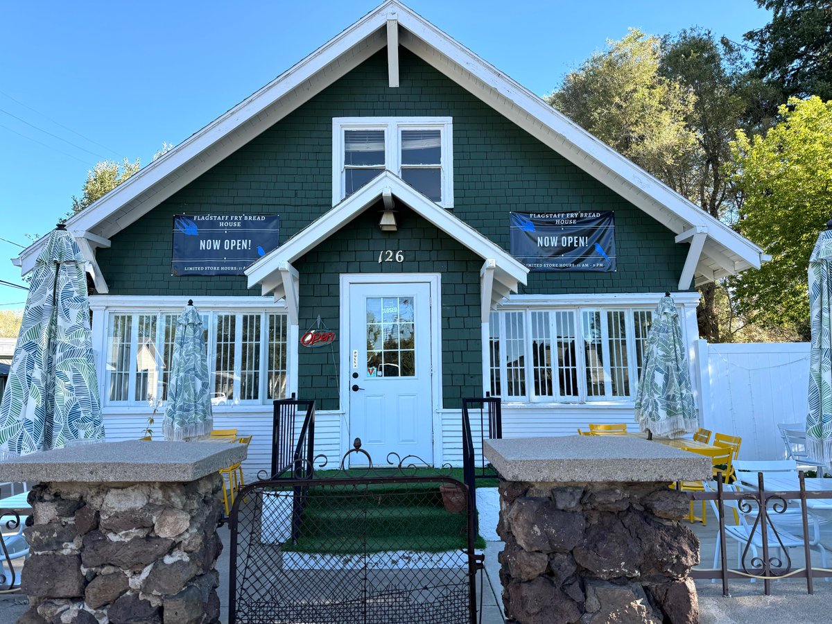 PeterCorbett1's tweet image. Fry Bread House occupies the ex-Cottage Place Restaurant in Flagstaff that Frank Branham opened in 1981. Four different owners operated the award-winning restaurant until a few yrs ago. Reviews have been good for the fry bread. 1 guy who had takeout called it great "drunk food"