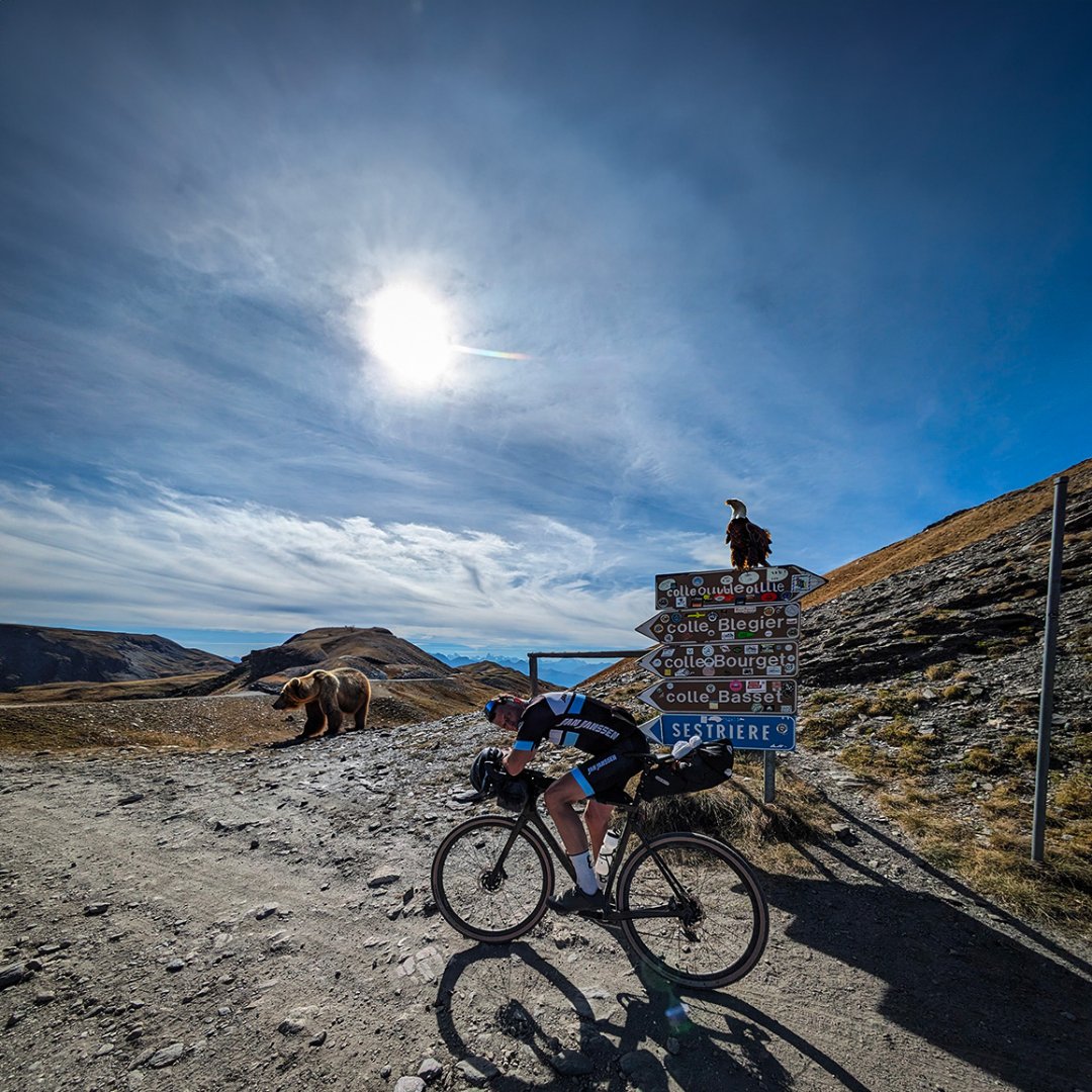janjanssen's tweet photo. Terugblik op Turijn-Nice 1jr geleden. Een fantastische gravelroute die je absoluut een keer moet hebben gereden. 

Throwback @torinonicerally. Unforgettable scenery along the France-Italy border. https://t.co/IJa2E20DDY