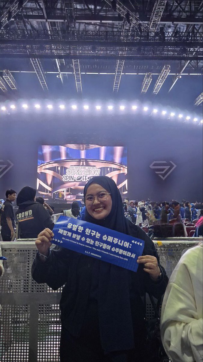 EYRia12's tweet photo. Kenangan terindah🥰✨
Bismillah kita bisa bertemu lagi di SS10 💙✨

#SuperShow_Spinoff_Halftime_Jakarta
#SPINOFFHALFTIME_IN_JKT
#SUPERJUNIOR 
#슈퍼주니어 https://t.co/67HAbgDQYA