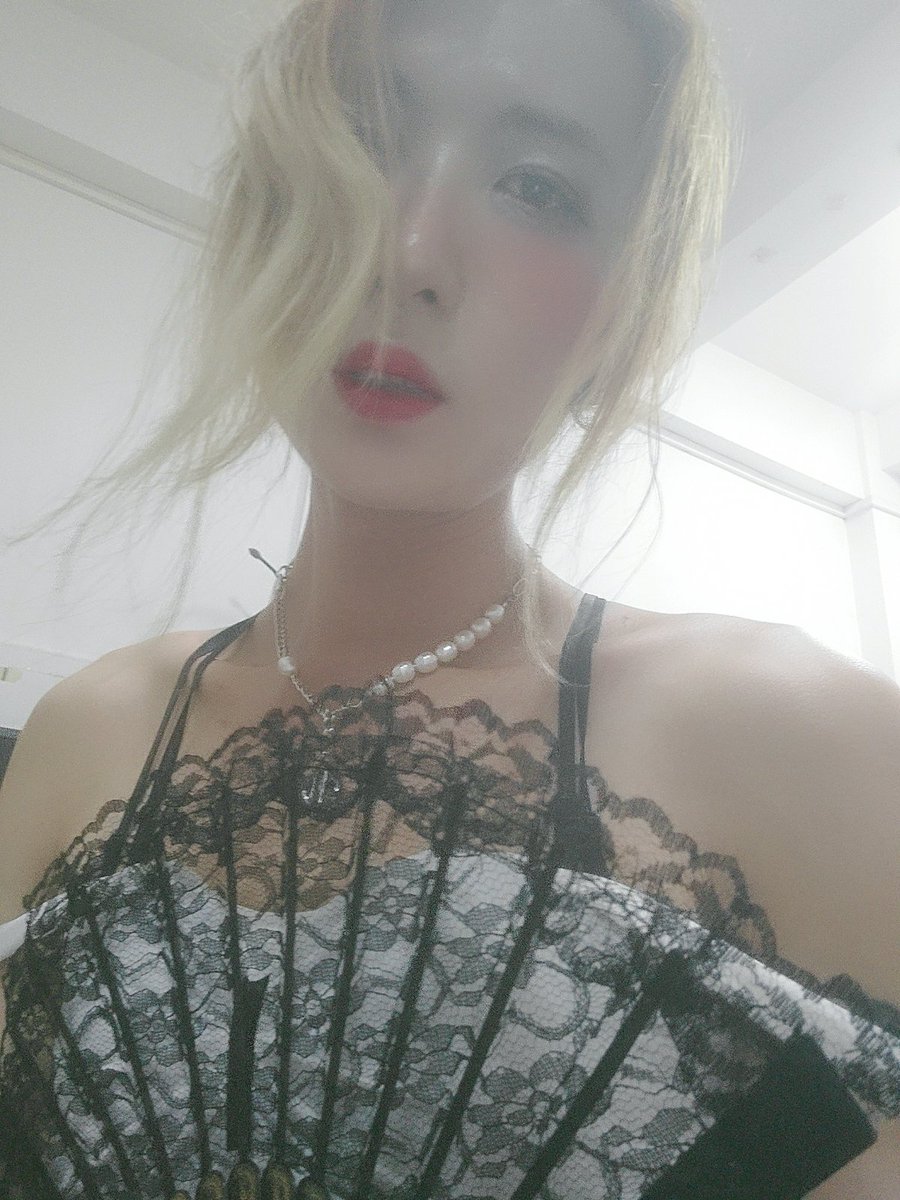 现在这大环境确实容易离职😂，深感越来不不容易了#伪娘 #女装大佬 #男娘 #ts #深圳伪娘 #深圳伪娘