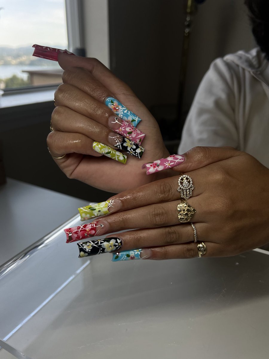 selco333's tweet photo. Still doing nails and still waiting for yall to book 😔
IG: nailsbythree https://t.co/uL5mNaQn4D