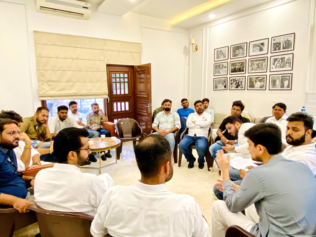dampy_malhotra's tweet photo. As election coordinator of #Panchkula Constituency, Strategized with the leaders of @IYC &amp; @nsui for election campaign programs..
#HaryanaElection2024 https://t.co/TYzl5HEQ2b