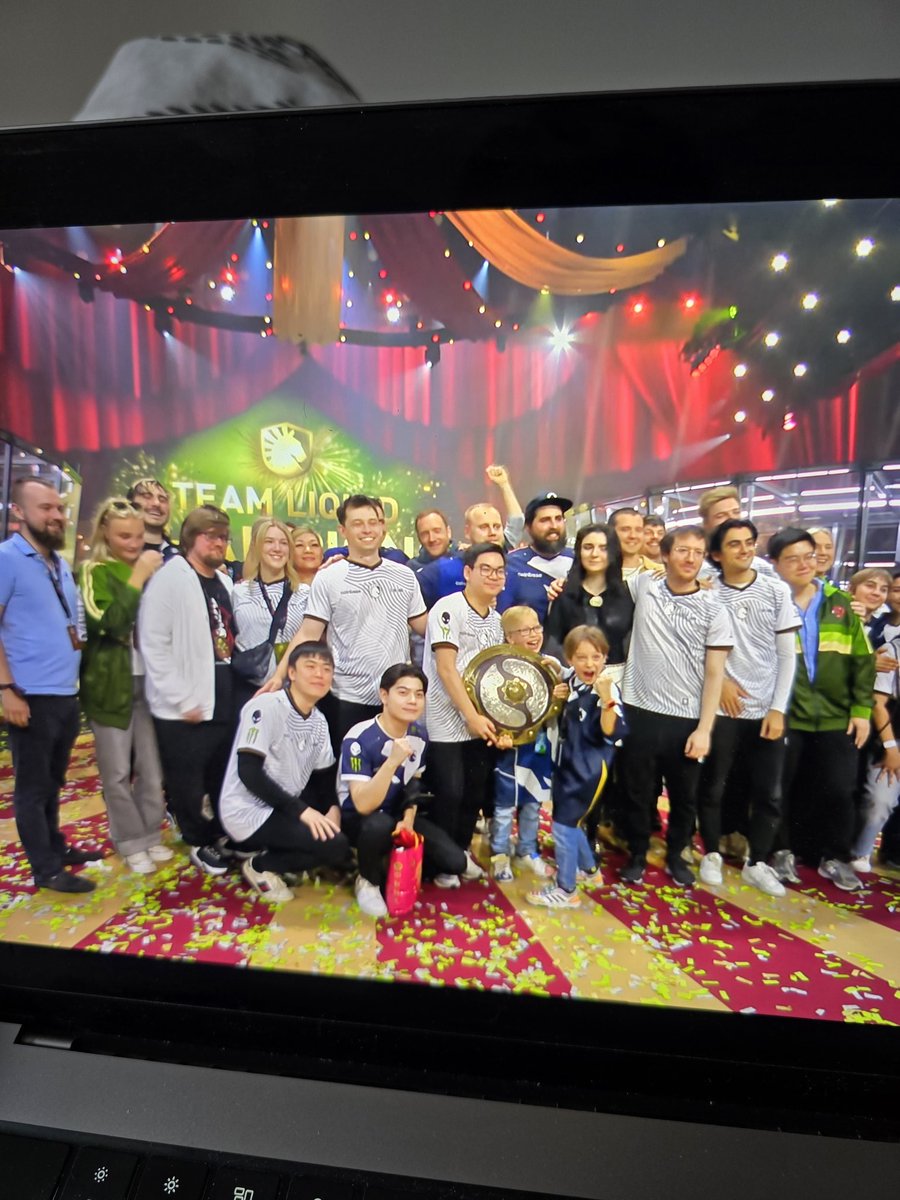 shaggyshyper's tweet photo. The curse has broken, Team Liquid vs Gaiming Gladiators #TI13 https://t.co/cB2QCGh6ta