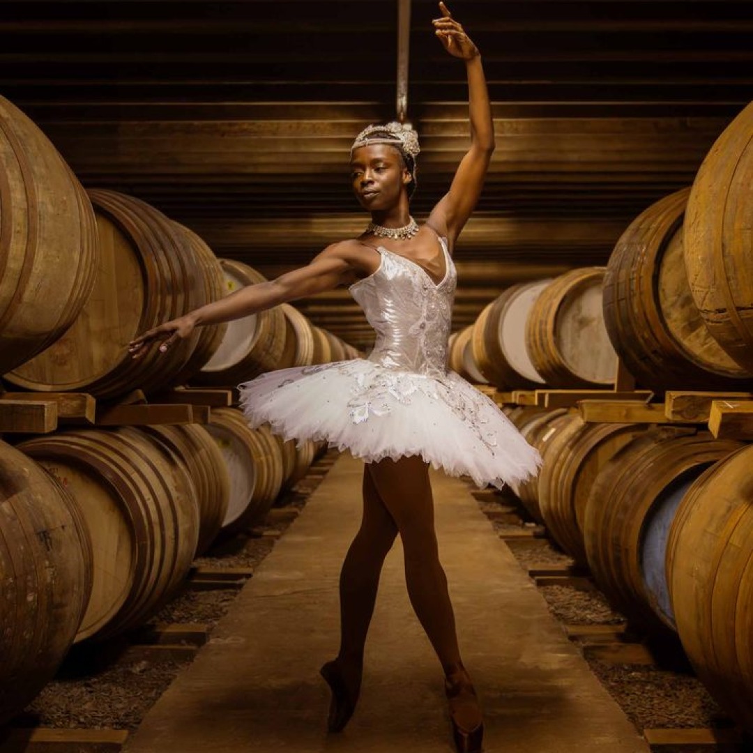 Gerard M Burns (@gerardmburns) on Twitter photo 'The Snow Queen'
Unveiling of the <a href="/HighlandPark/">Highland Park Whisky</a> whisky cask end, featuring the wonderful Rishan Benjamin from the @ScottishBallet production of 'The Nutcracker'.
Exciting times & fond memories!
๐ธ Credit: Rimbaud Patron
#ScottishBallet #TheSnowQueen #HighlandPark 'The Snow Queen'
Unveiling of the <a href="/HighlandPark/">Highland Park Whisky</a> whisky cask end, featuring the wonderful Rishan Benjamin from the @ScottishBallet production of 'The Nutcracker'.
Exciting times & fond memories!
๐ธ Credit: Rimbaud Patron
#ScottishBallet #TheSnowQueen #HighlandPark