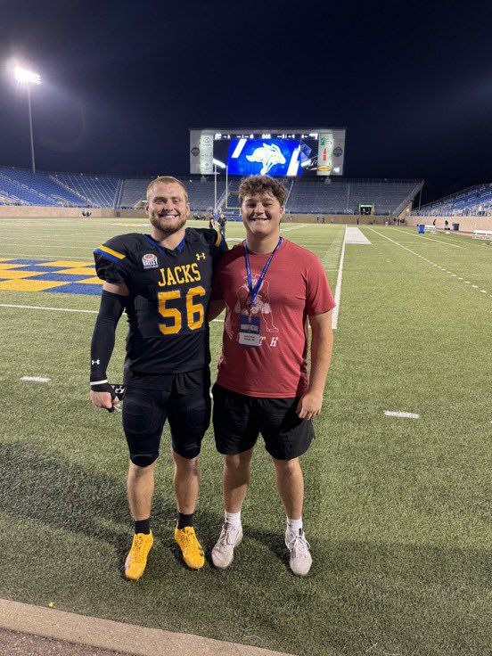 Had a great time at SDSU yesterday! Thank you for having me! <a href="/CoachBibbs52/">Jalon Bibbs</a> <a href="/CoachRyanOlson/">Ryan Olson</a> <a href="/MSouthFootball/">Millard South Football</a> <a href="/Coach_Wiz3/">Coach Wiz</a>