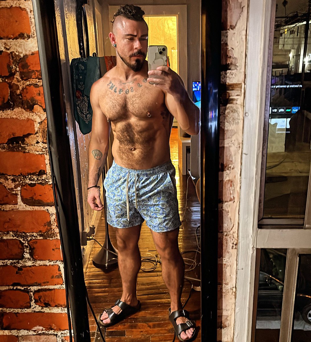 gypsyfuqr13's tweet photo. Fuck a super hero body
I’d rather be the villain anyway. 🖤😈🦇gaydude #piercings #hairy #gym #fitness #muscle #locks #chavo #hairyguys #witchlocks #faeirielocks #tattoos #guyswithlonghair #witch #longhair #gym #altguy #romani #native #beards #losangeles #gay #flex #villanbody https://t.co/N2eLBsSnO2